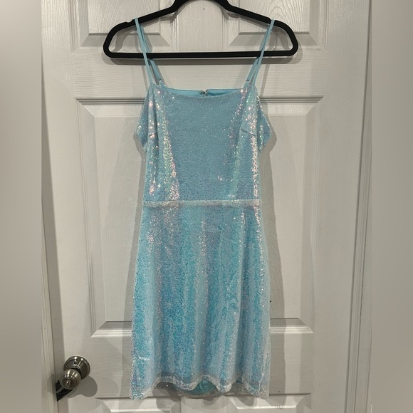 Dresses & Skirts - 🎄Sequin mini dress